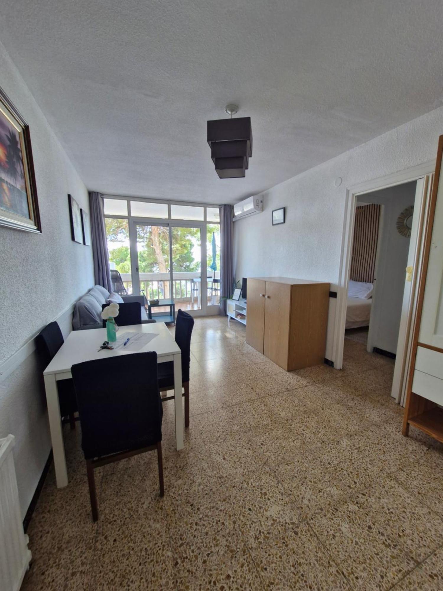 Apartamento Alma Салоу Екстериор снимка