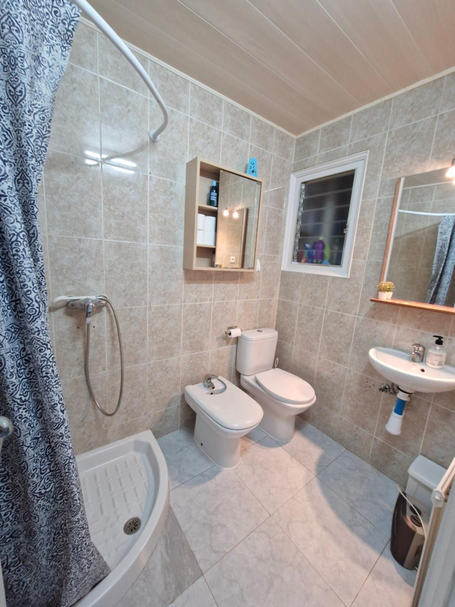 Apartamento Alma Салоу Екстериор снимка